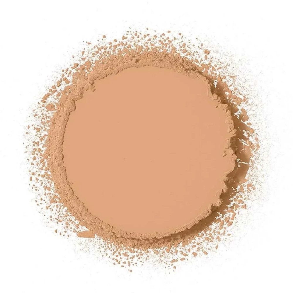 Heller, runder Puder. Umrandet von losem Puder. Auf weißem Hintergrund.