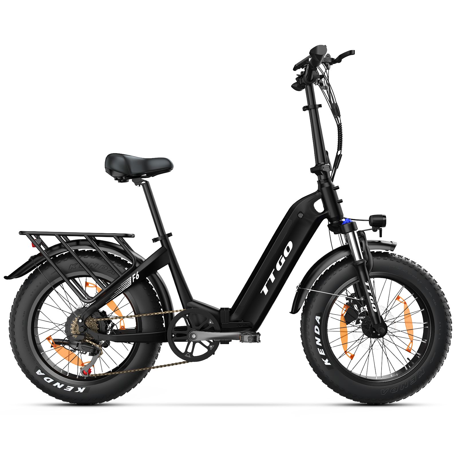 Schwarzes, zusammenklappbares E-Bike. Sichtbar: TTGO-Logo, KENDA-Reifen. Mit Gepäckträger und Schutzblechen. Details: Sattel, Pedale, Bremsen.