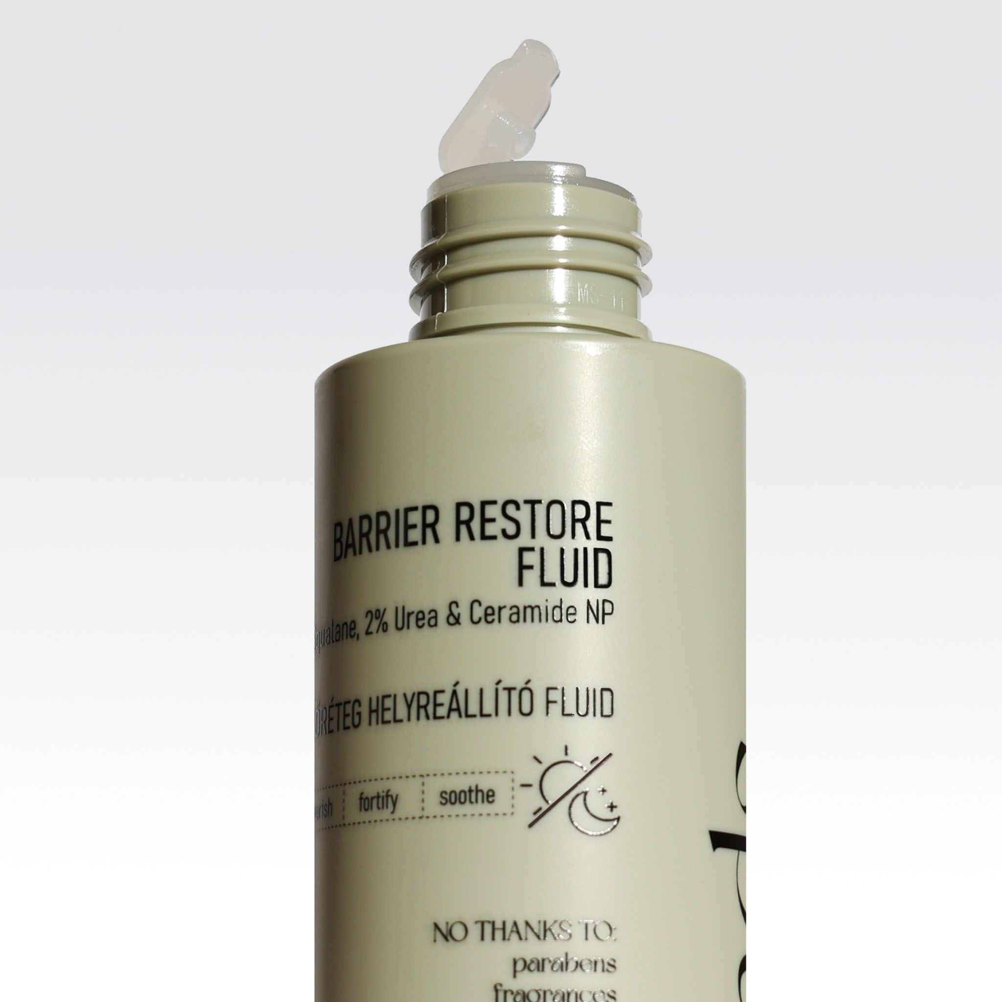 Flasche Barrier Restore Fluid, 100ml, mit Text.