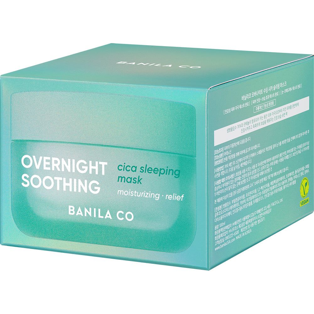 Grüne Verpackung mit Text: OVERNIGHT SOOTHING, BANILA CO, Cica Sleeping Mask. Vegan-Siegel.