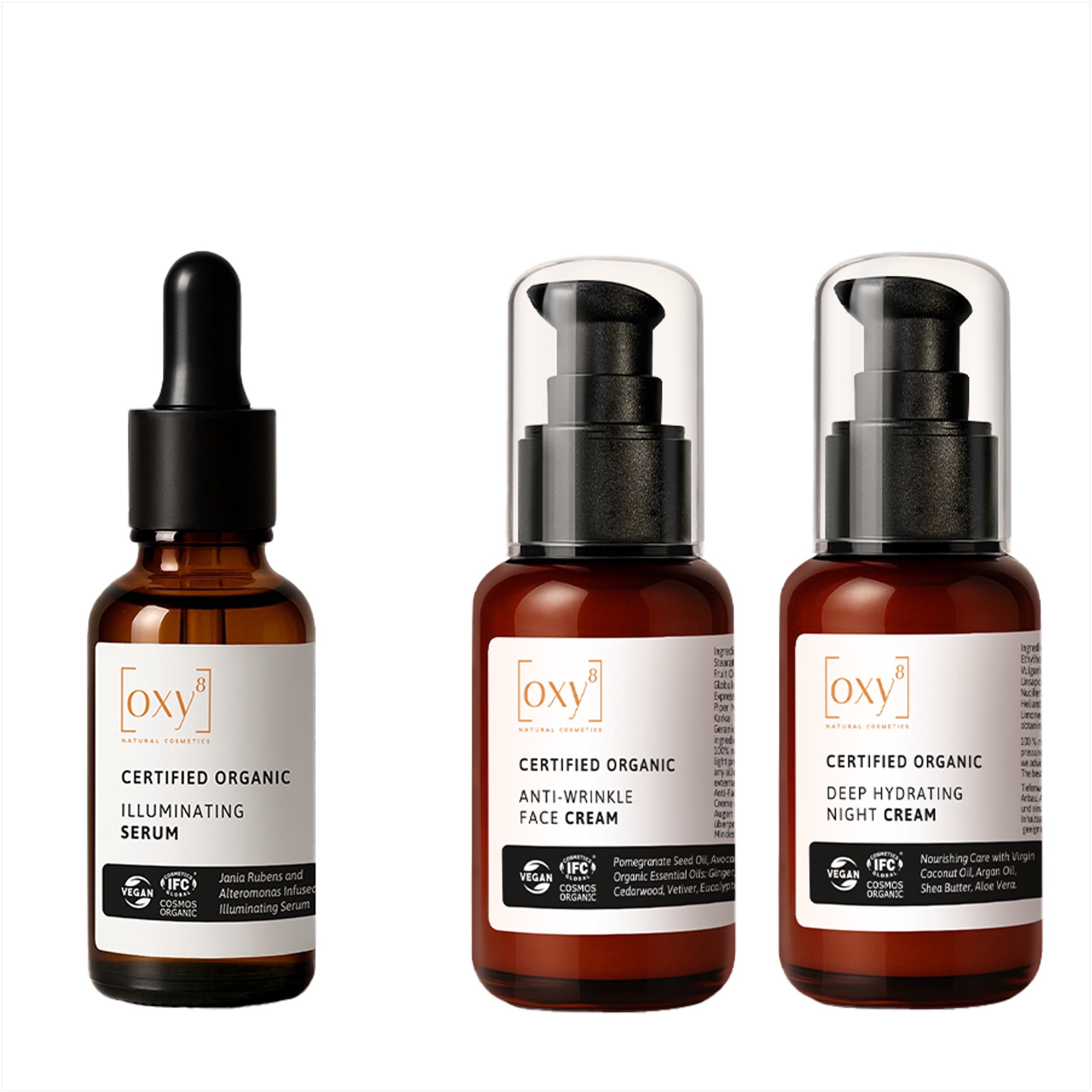 Drei OXY8 Kosmetikflaschen: Serum, Gesichtscreme, Nachtcreme.