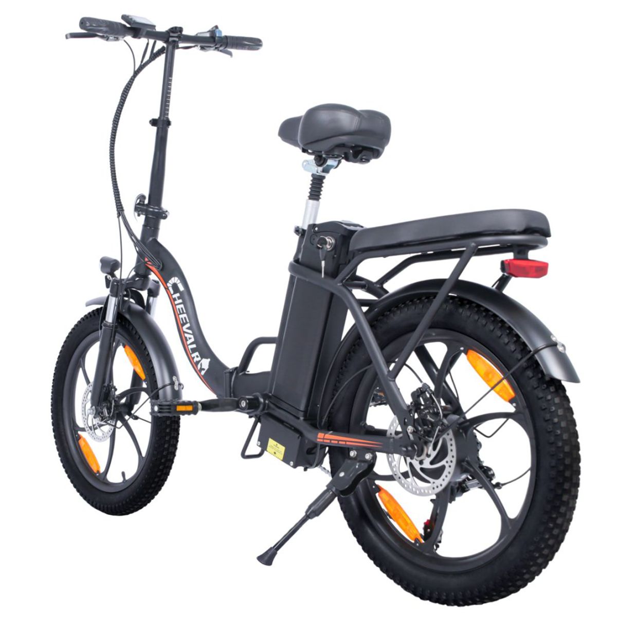 Schwarzes Elektrofahrrad mit Gepäckträger, Rücklicht und Ständer. Reifen und Sattel sichtbar.