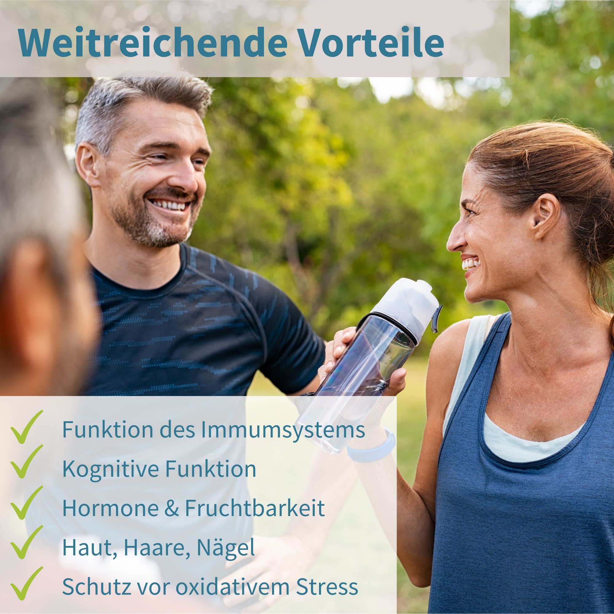 Lächelndes Paar im Freien. Vorteile: Immunsystem, kognitive Funktion, Hormone, Haut, Haare, Nägel, Schutz vor oxidativem Stress.