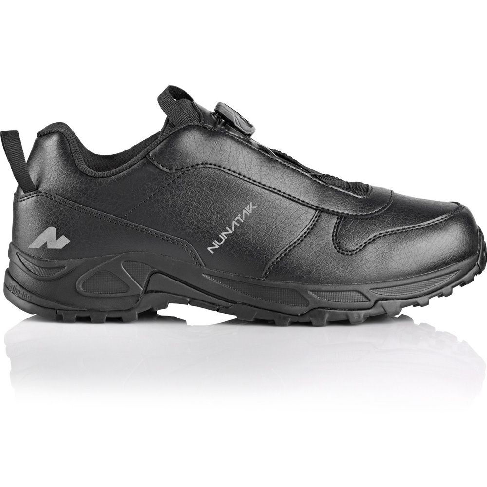 Schwarzer Prothesenschuh NUNATAK B10 BOA. Schnürsystem mit Drehverschluss. Seitlich Logo. Profilsohle.