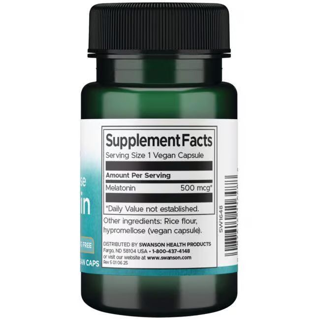 Rückseite der grünen Flasche. Aufschrift: Supplement Facts, Melatonin 500 mcg, 1 vegane Kapsel.