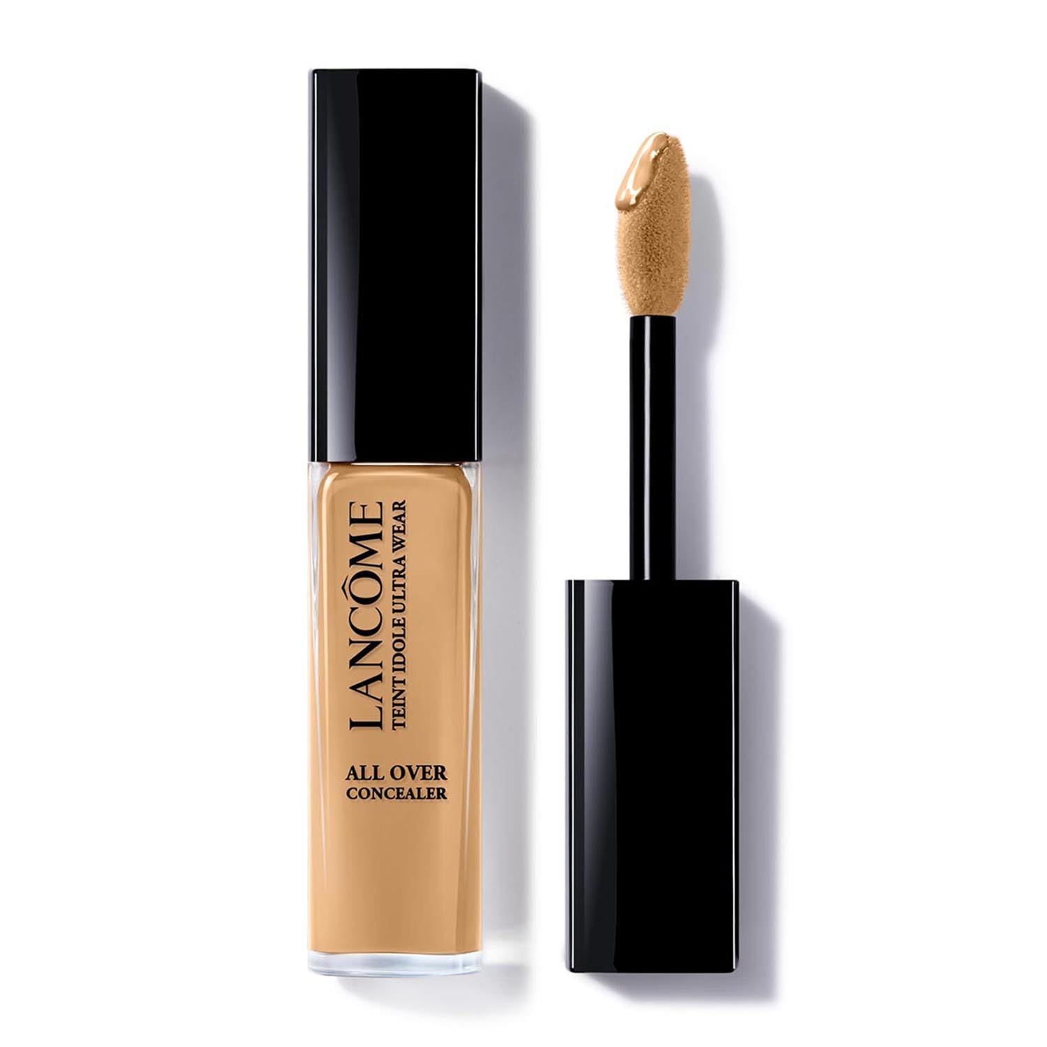 Flüssiger Concealer mit schwarzem Deckel und Applikator. Aufschrift: Lancôme, Teint Idole Ultra Wear, All Over Concealer.