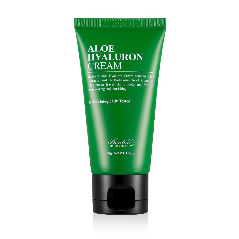 Grüne Tube mit Aufschrift Aloe Hyaluron Cream. Schwarzer Deckel. Text: Dermatologisch getestet. Marke Benton.