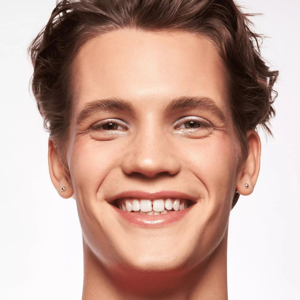 Essence - Skin Tint Foundation