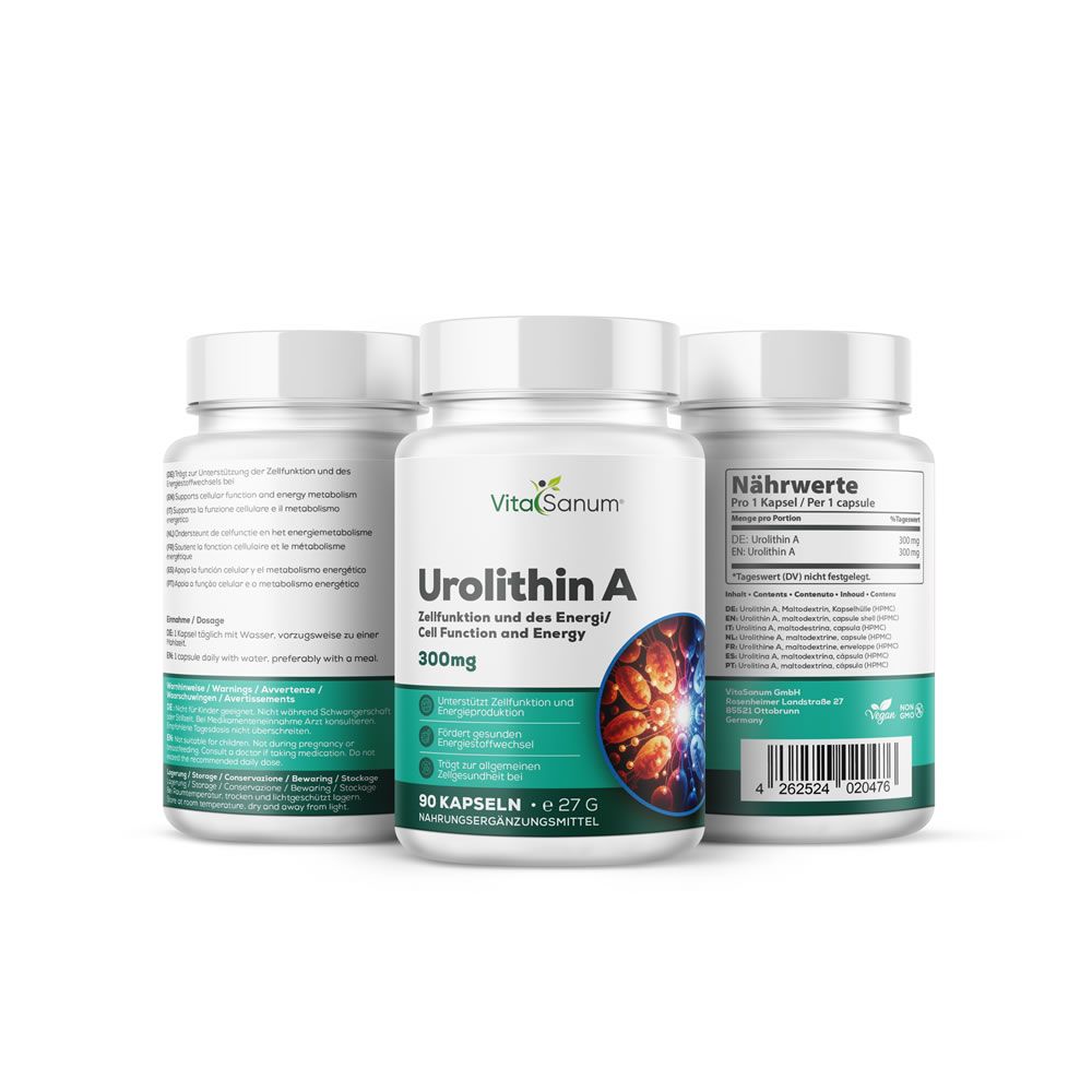 Drei weiße Flaschen VitaSanum Urolithin A. Aufschrift: 300mg, 90 Kapseln, Nahrungsergänzungsmittel. Etikett mit Informationen und Abbildungen.