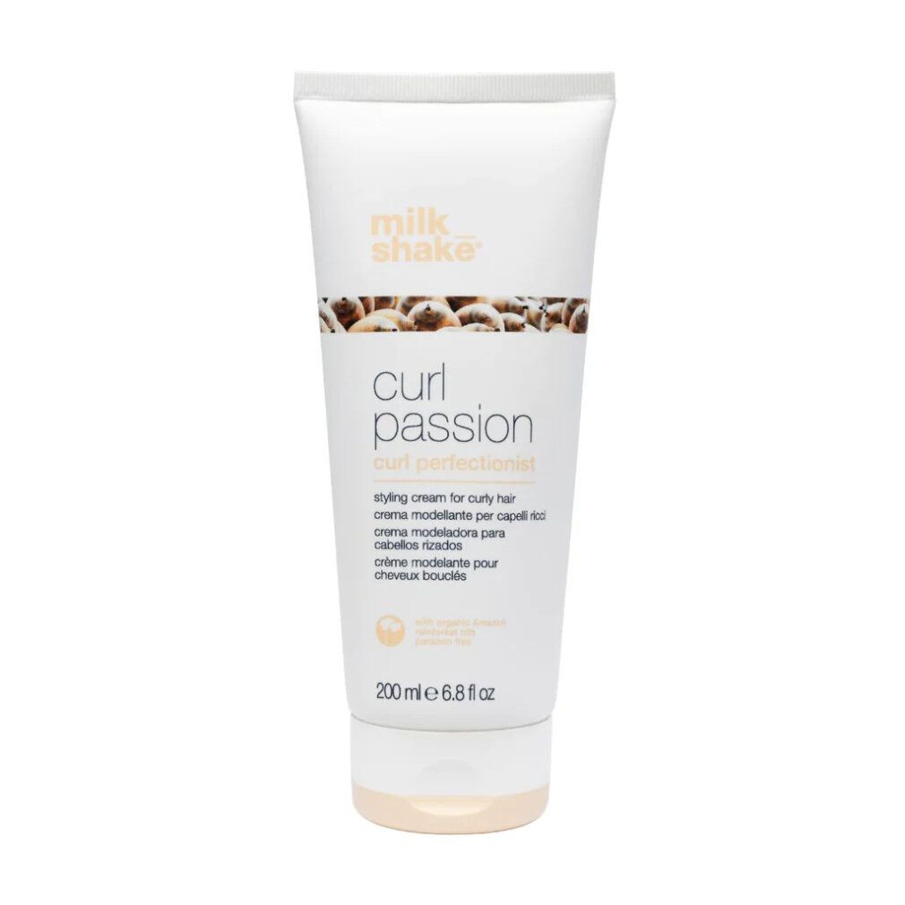Weiße Tube mit "milk shake" und "curl passion" Schriftzug. Stylingcreme für lockiges Haar. 200 ml.