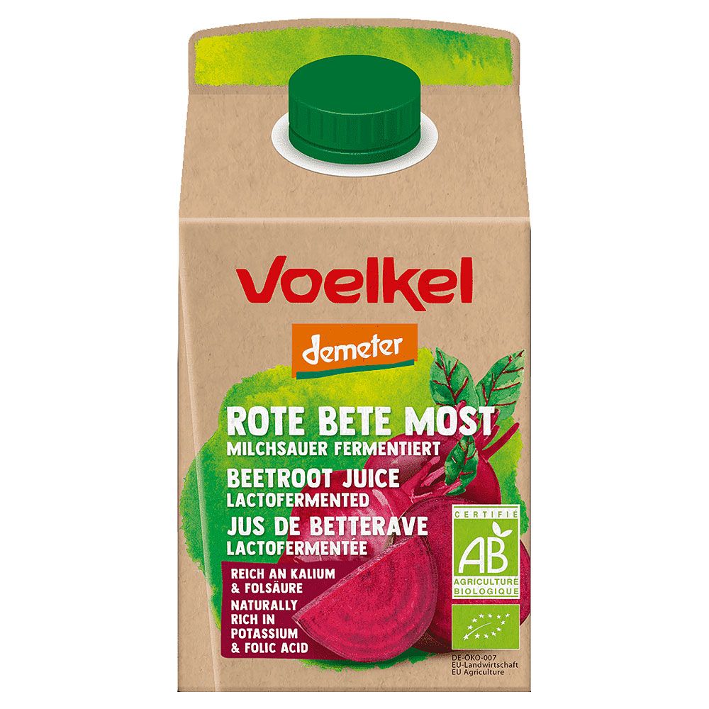 Kartonverpackung mit grünem Deckel. Aufdruck: Voelkel, Rote Bete Most, Demeter-Siegel, AB-Zertifizierung.