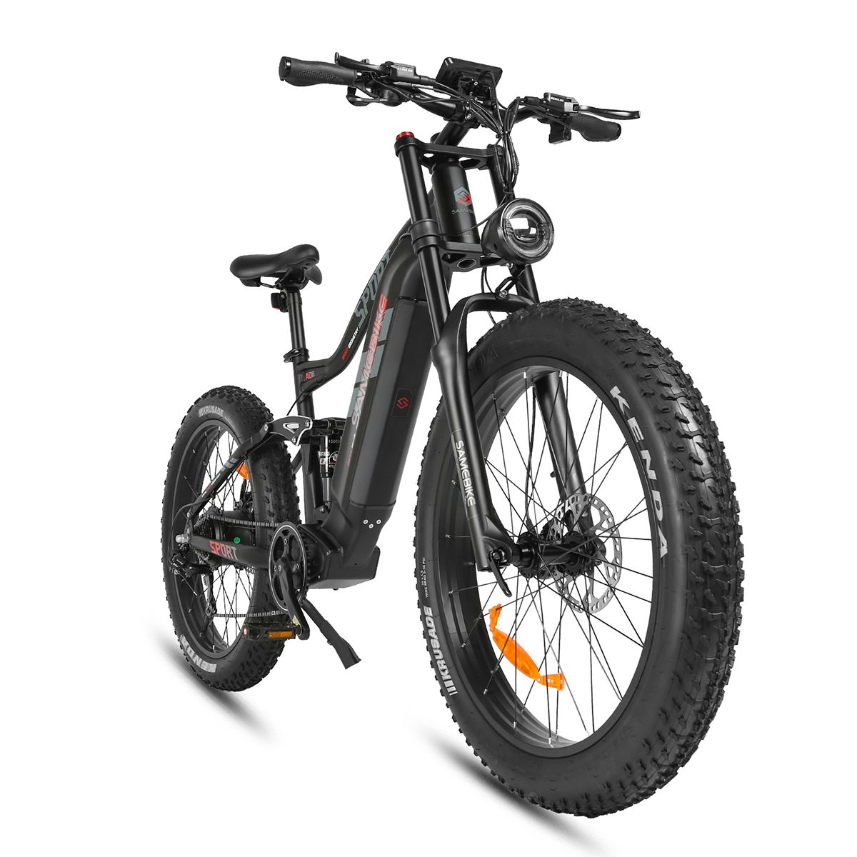 Schwarzes E-Mountainbike mit breiten Reifen, Scheinwerfer und Kenda-Reifen.