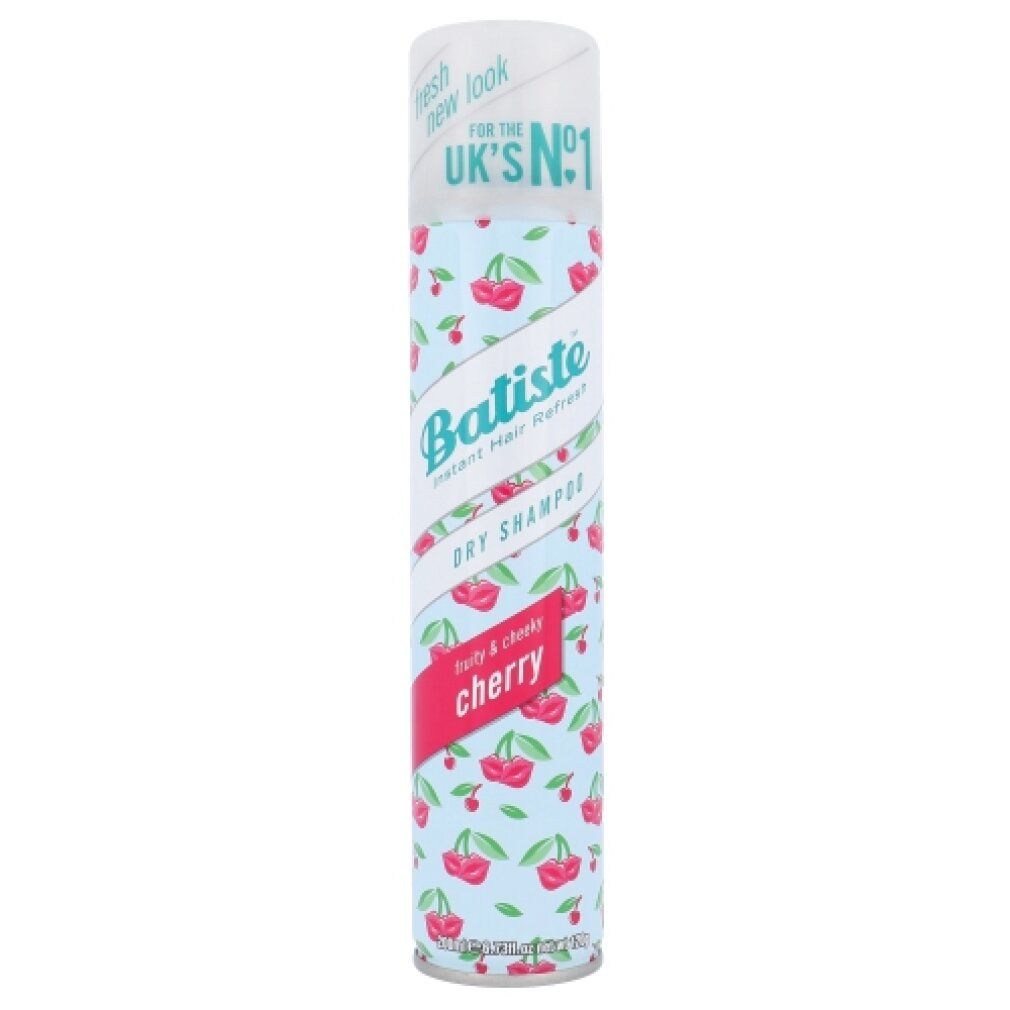 Trockenshampoo-Dose mit Kirschmuster. Aufschrift: Batiste, Dry Shampoo, Cherry. Mit rotem Etikett und Kirschabbildungen.