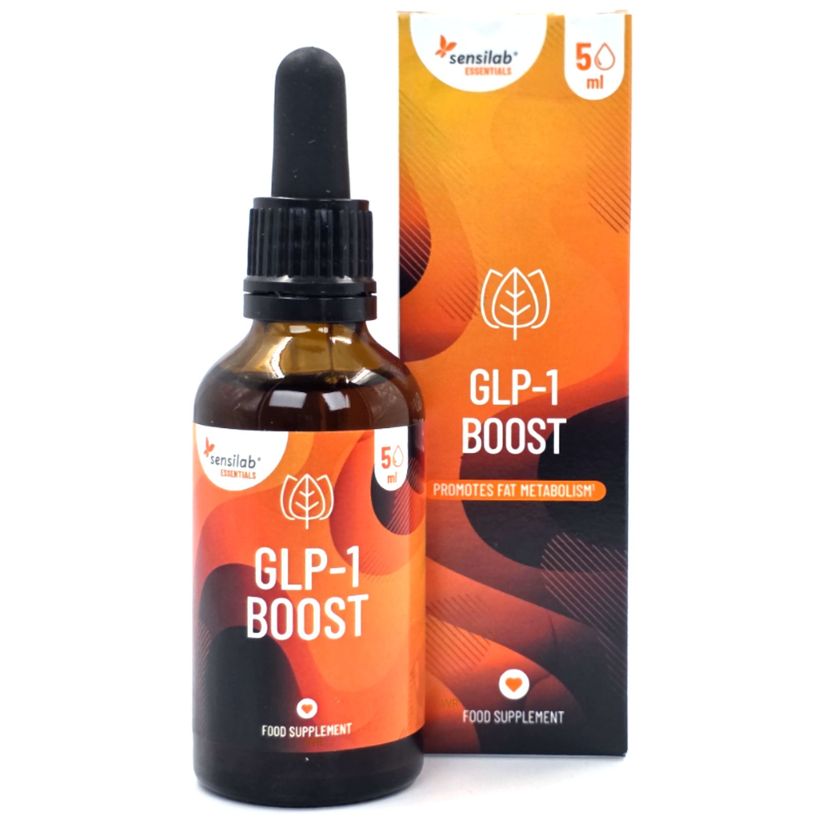 Braune Glasflasche mit schwarzer Pipette und orangefarbener Verpackung. Aufschrift: GLP-1 BOOST, Food Supplement. Sensilab Essentials Logo.