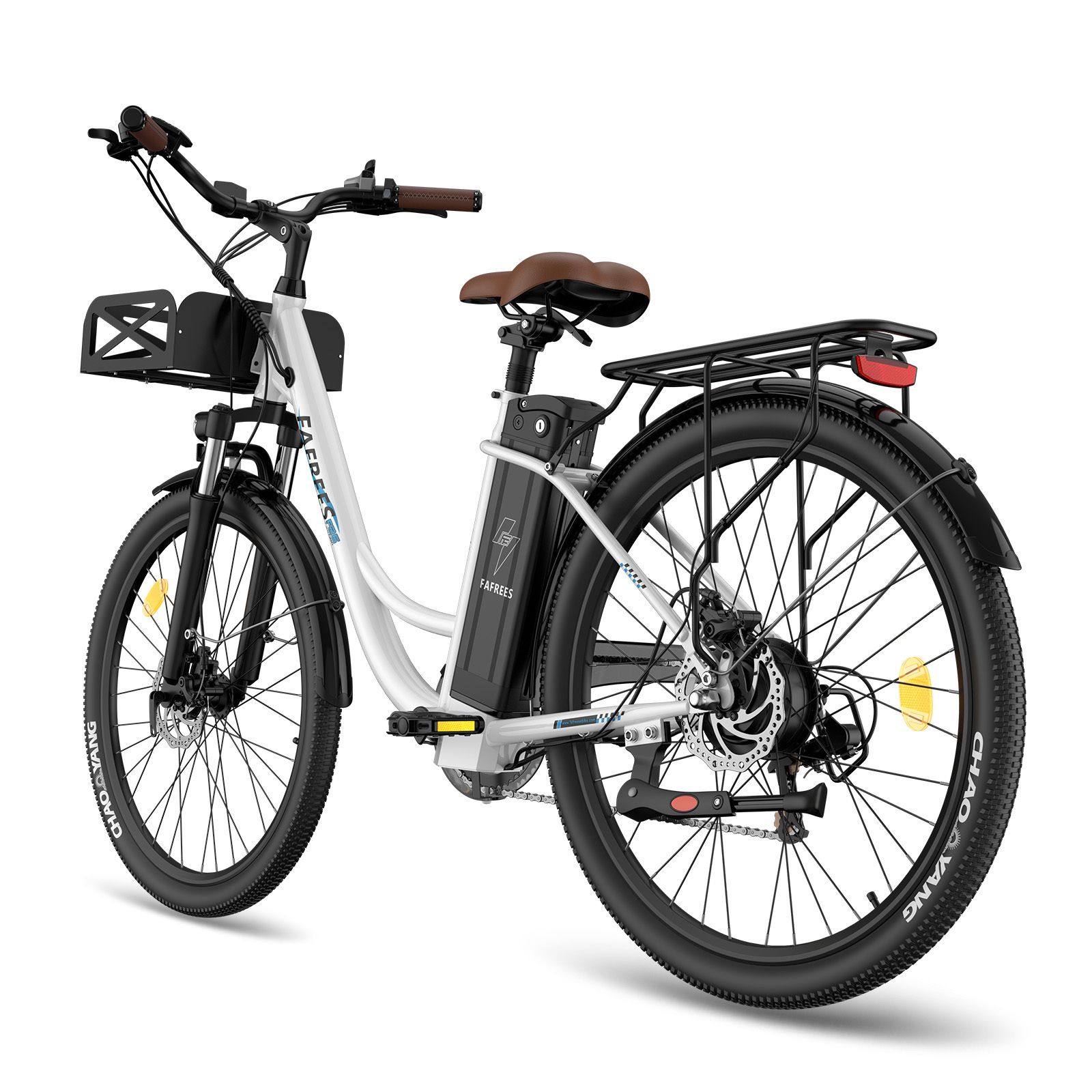 Fafrees F26 E-Bike, weiß, mit Gepäckträger und Korb. Schwarze Reifen, brauner Sattel und Lenkergriffe. Akku am Rahmen.