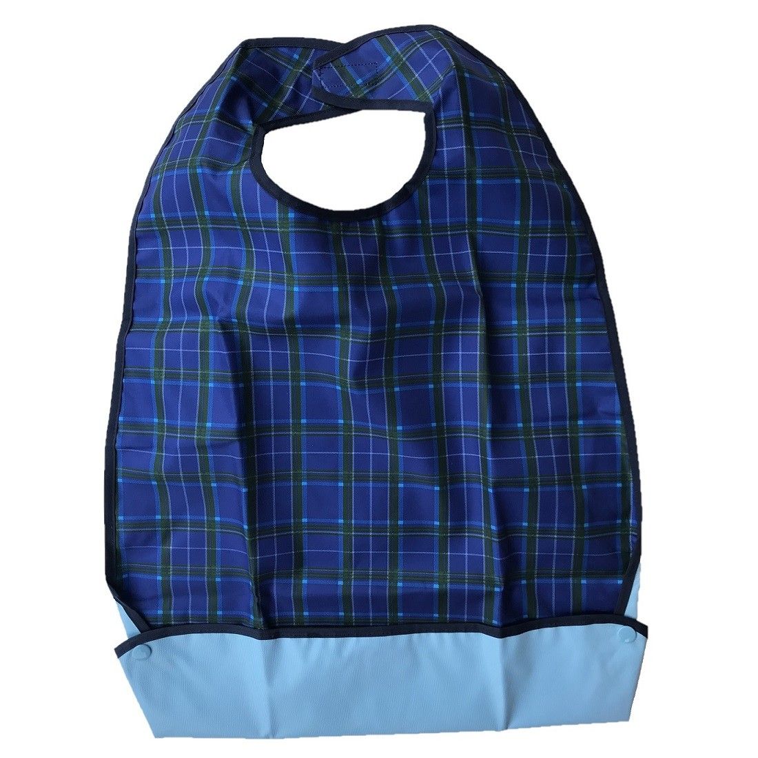 Blau kariertes Lätzchen für Erwachsene mit Auffangtasche. Halsöffnung und untere Kante in Hellblau.