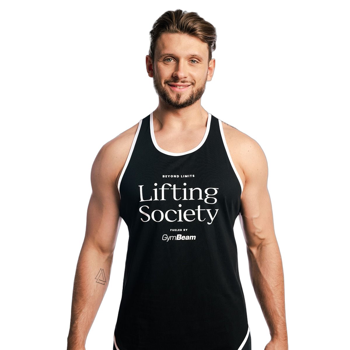 Mann in schwarzem Herren-Tanktop mit weißem Rand und "Lifting Society"-Aufdruck.