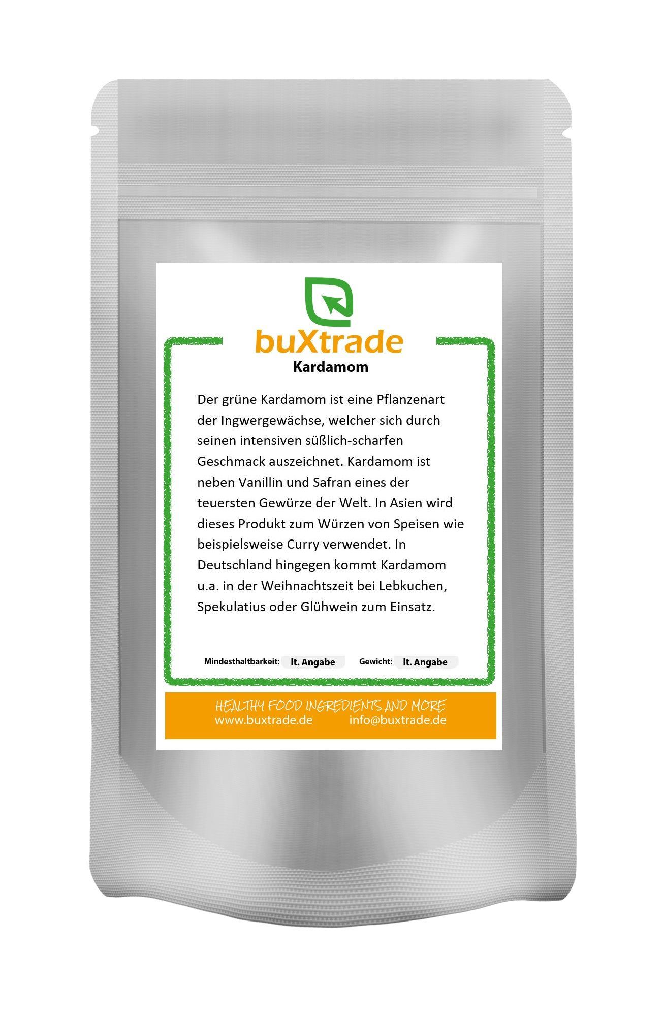 Beutel mit Kardamom. Aufkleber mit Text und Logo. Marke buXtrade. Text in Grün umrandet.