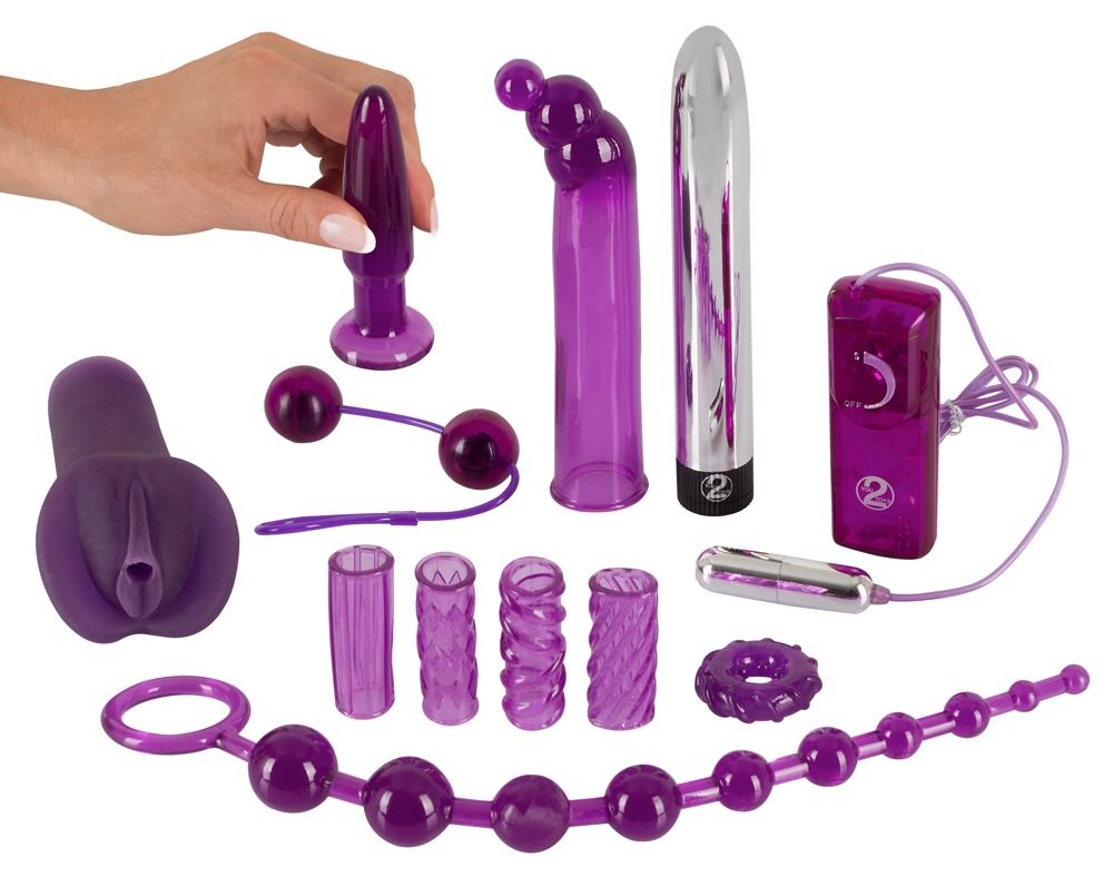 Set mit 12 lila Sexspielzeugen, darunter ein Analplug, ein Vibrator, ein Perlen-Toy und Hülsen.
