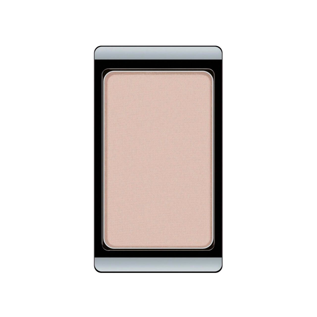 Artdeco Lidschatten Mattfarben. Rechteckige, beige Lidschatten-Palette in schwarzem Gehäuse mit silberfarbenem Rand.