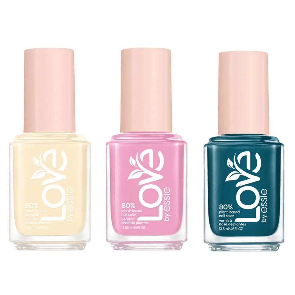 Drei Nagellacke von Essie. Gelb, Rosa und Blaugrün. Aufschrift: Love by Essie, 80% pflanzliche Formel.