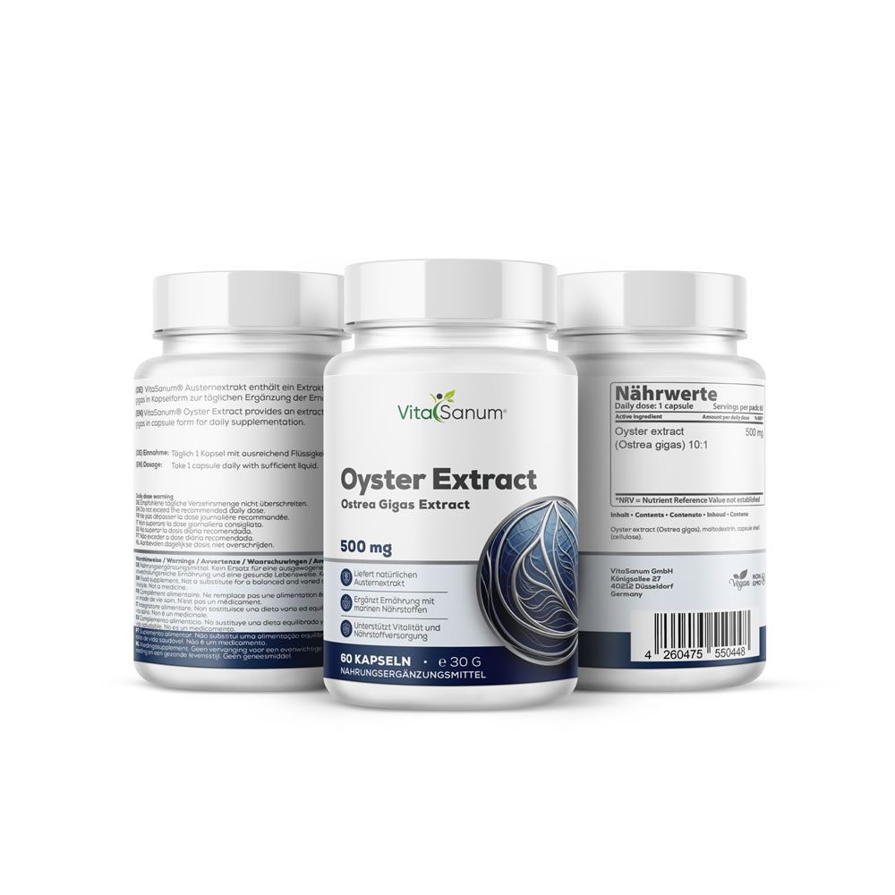 Drei weiße Flaschen VitaSanum® Oyster Extract. Aufschrift: 500 mg, 60 Kapseln, Austernextrakt. Blaue Illustration.