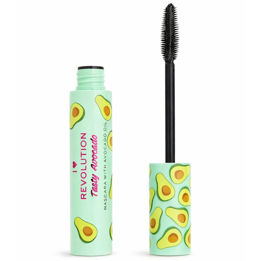 Mascara Tasty Avocado, hellgrüne Tube mit Avocado-Muster. Schwarze Bürste herausgezogen. Text: Revolution, Tasty Avocado, Mascara with Avocado Oil.
