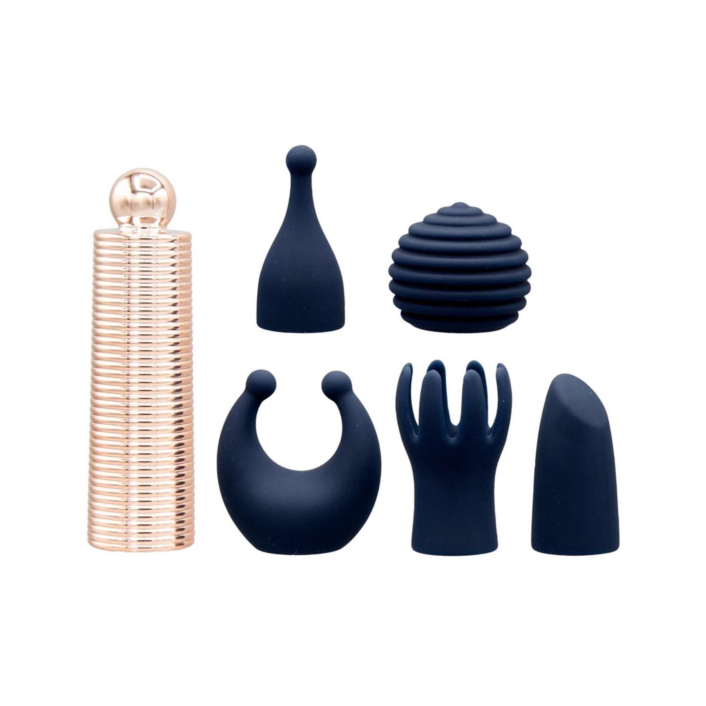 Minivibrator mit 5 Aufsätzen. Basis mit geriffelter, roségoldener Oberfläche. Aufsätze: 1 mit Noppen, 1 konisch, 1 rund, 1 mit Fingern, 1 mit zwei Kugeln.