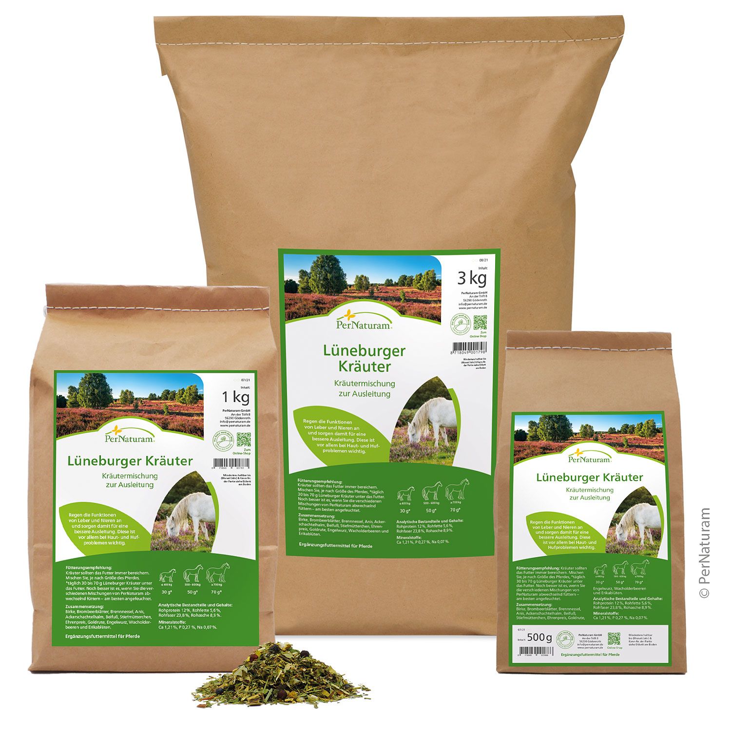 Verschiedene Beutel mit Lüneburger Kräutern. Aufdrucke: PerNaturam, Kräutermischung, 1 kg, 3 kg, 500 g. Grün-weiße Etiketten, braune Papiertüten.