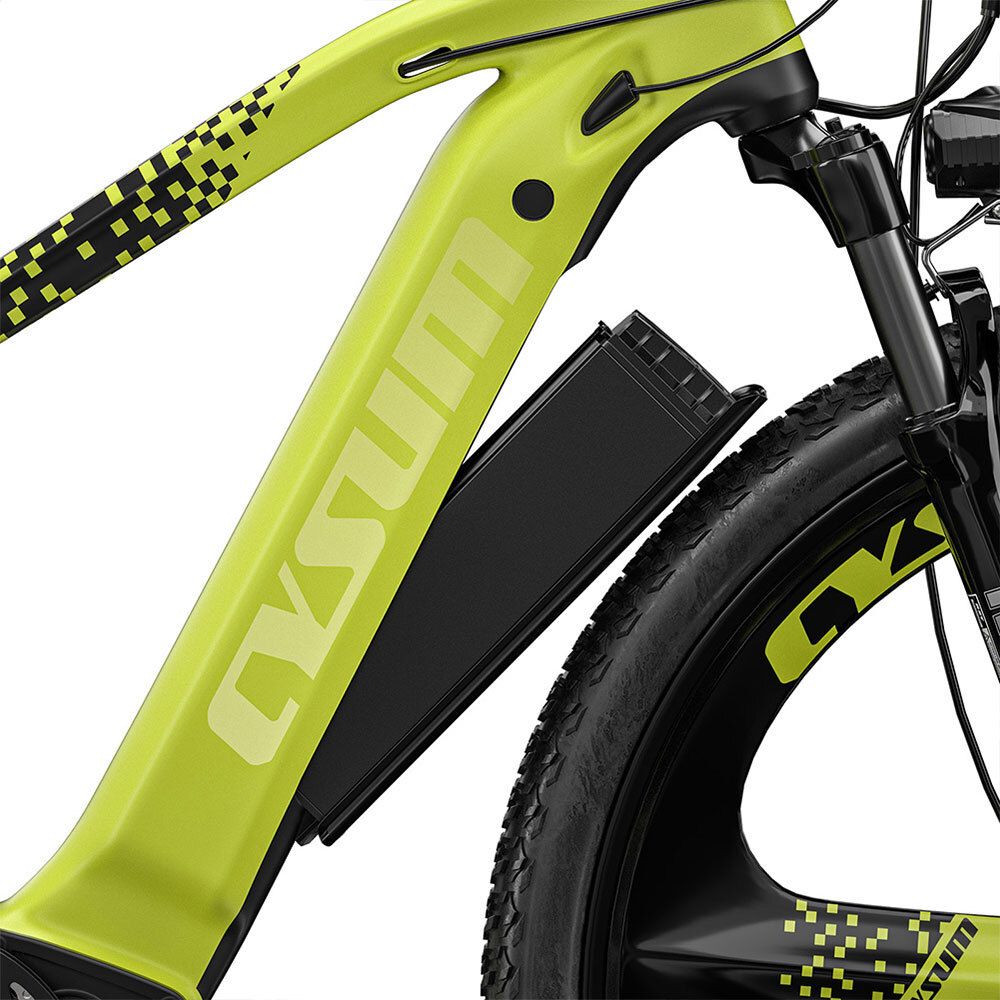 Nahaufnahme des Rahmens eines grünen Elektrofahrrads. CYSUM-Logo und Akku.