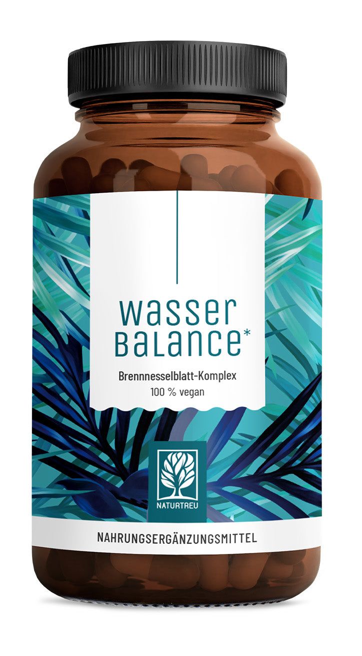 Braune Flasche mit schwarzen Deckel. Etikett mit "Wasser Balance" und "NATURTREU®". Nahrungsergänzungsmittel. 100% vegan.