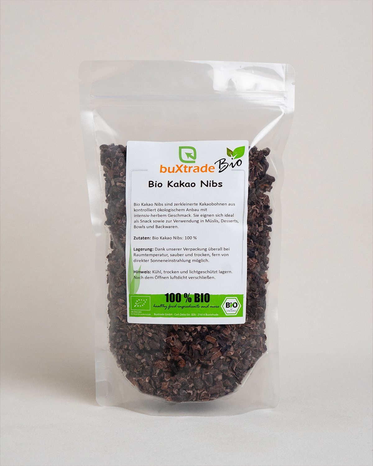 Verpackung mit buxtrade Bio Kakaonibs. Enthält Bio-Siegel und deutsche Beschreibung.
