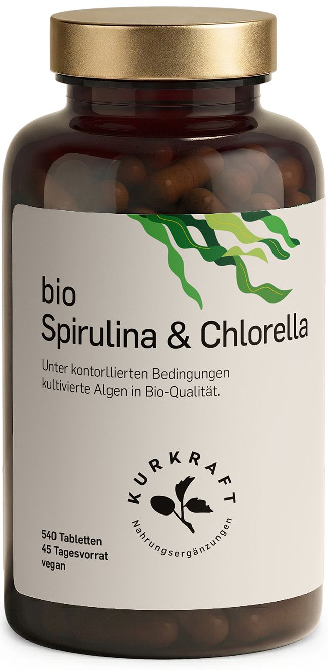 Braune Flasche mit goldfarbenem Deckel. Text: Bio Spirulina & Chlorella, 540 Tabletten, vegan.