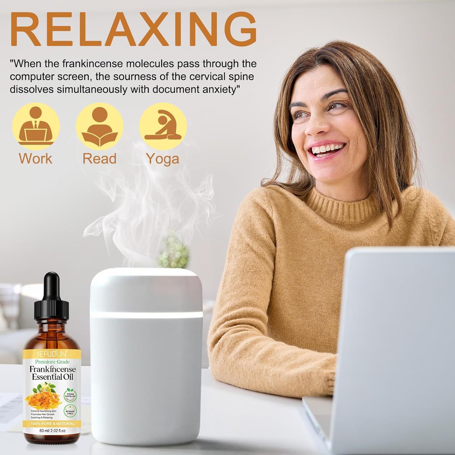 Frau am Schreibtisch mit Diffusor und Flasche Frankincense Essential Oil. Aufschrift: Relaxing. Arbeit, Lesen, Yoga.