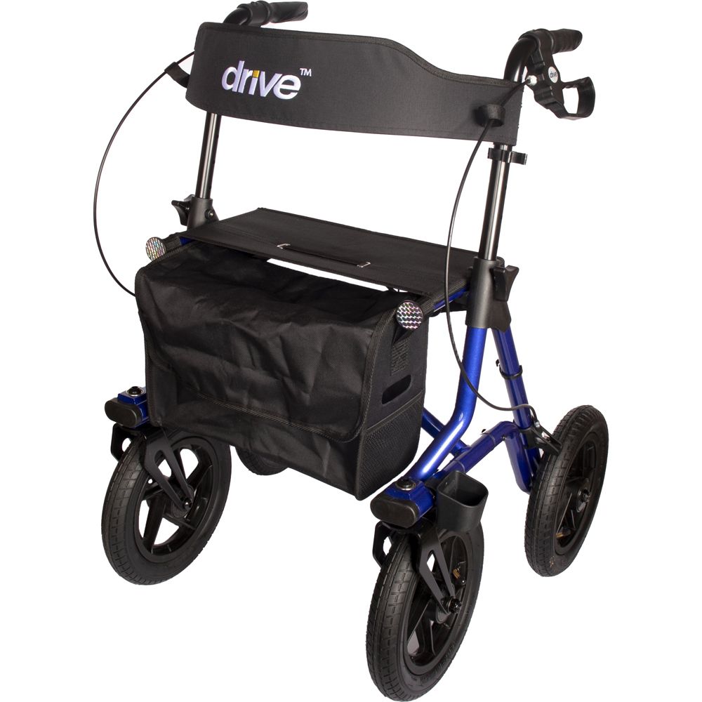 Blauer Rollator mit drei Rädern, schwarzem Sitz und Tasche. Marke: drive.