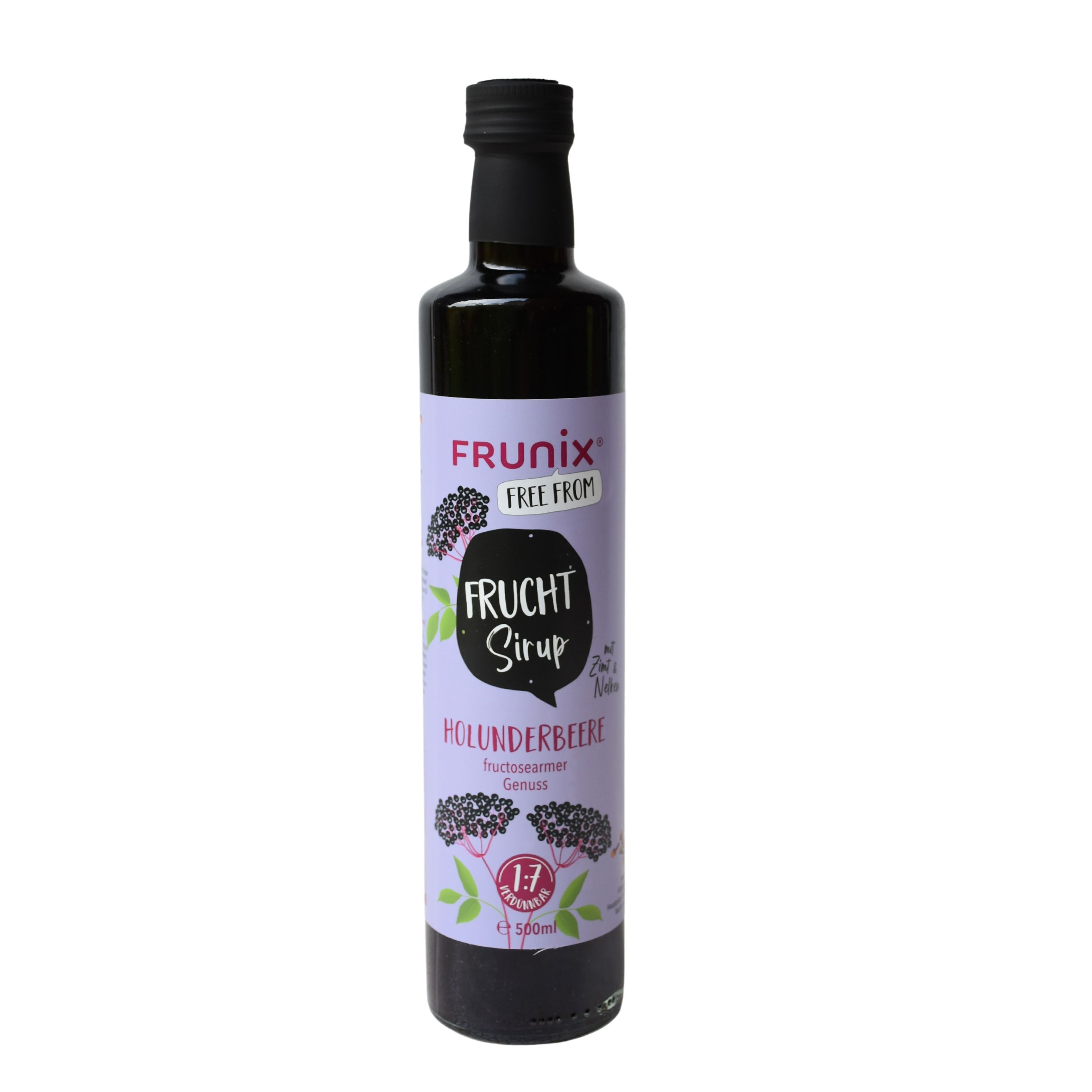 Dunkle Glasflasche mit schwarzem Verschluss. Etikett mit Produktname, Logo und Illustrationen von Holunderbeeren.