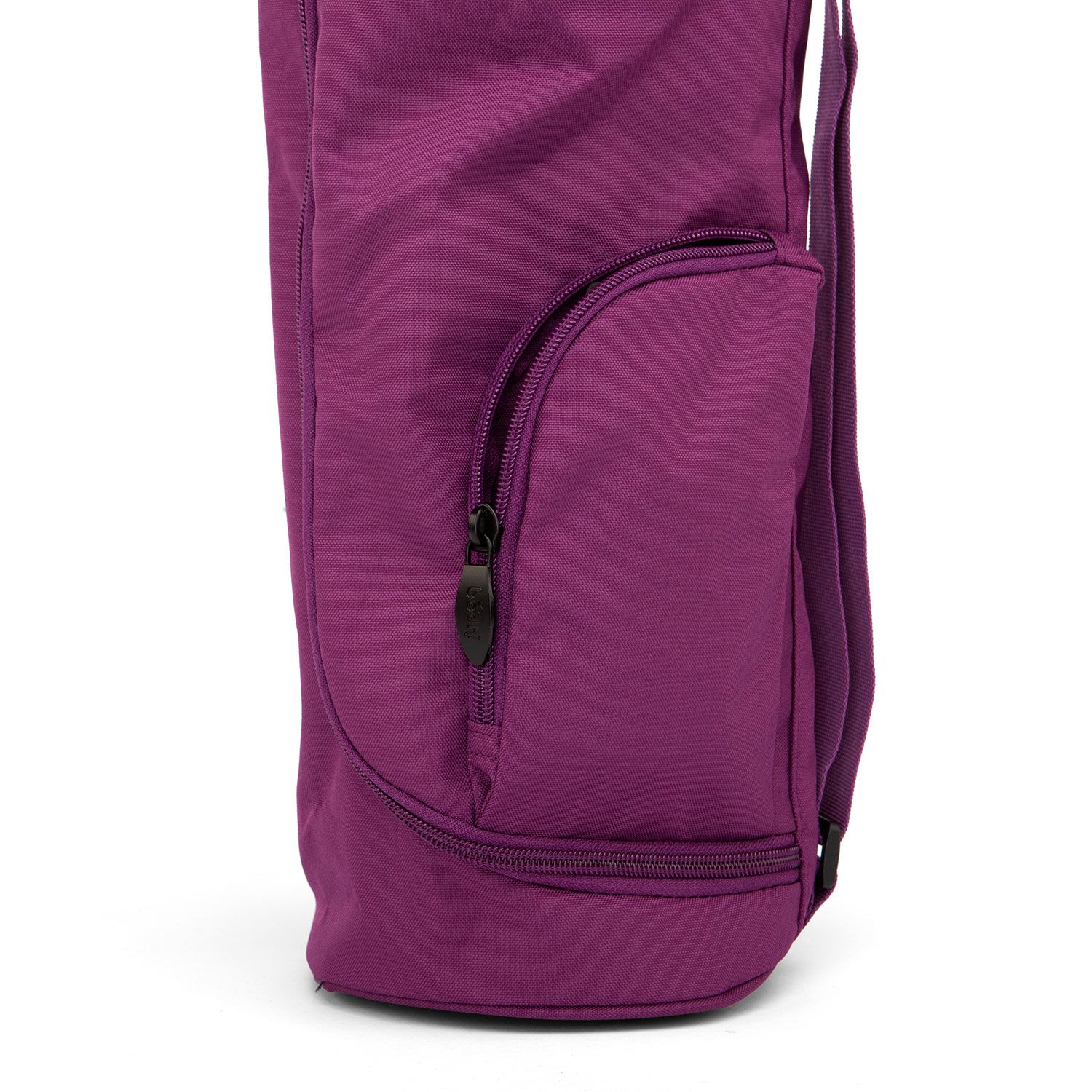 Detailansicht der auberginefarbenen Tasche. Reißverschlussfach, Polyester/Polyamid.