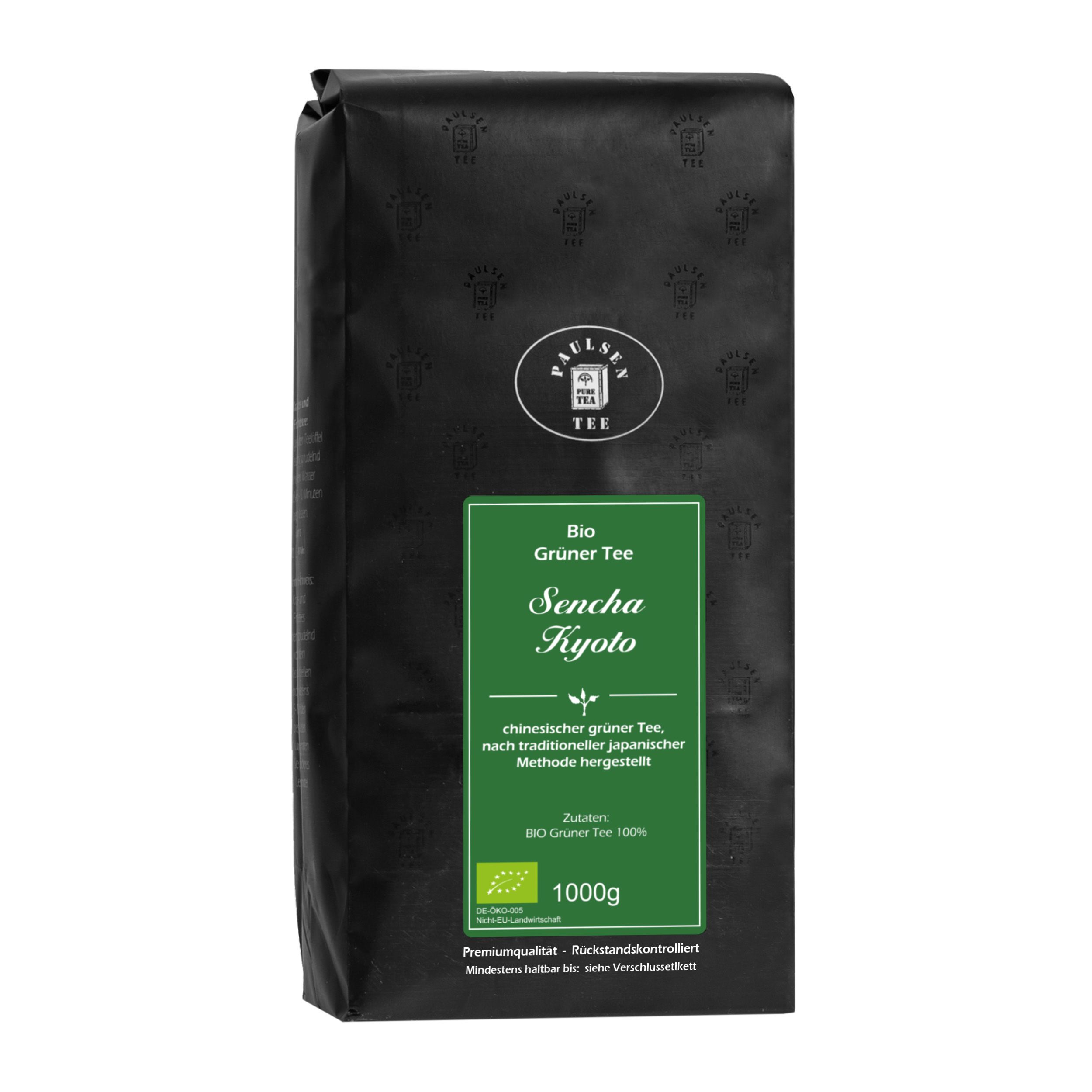 Schwarze Verpackung mit grünem Etikett. Aufschrift: Bio Grüner Tee Sencha Kyoto. Logo: Paulsen Tee. 1000g.
