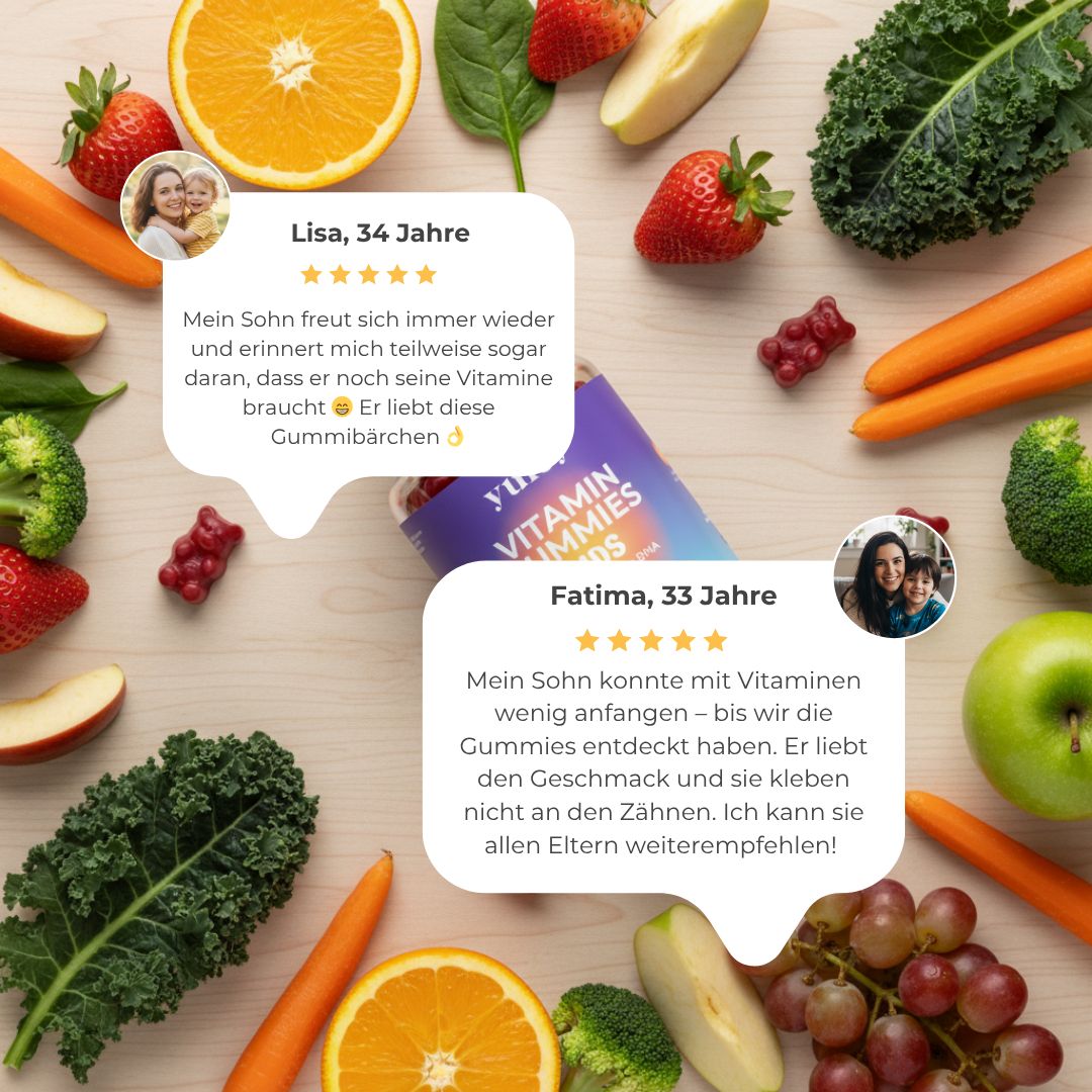 Verschiedenes Obst und Gemüse umgeben eine Packung Vitamin-Gummibärchen. Zwei Zitate von Müttern.