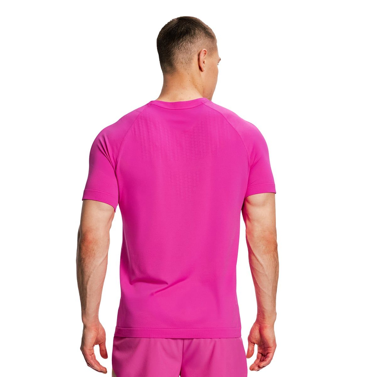 Rückansicht eines pinken Männer-Laufshirts mit Raglanärmeln.