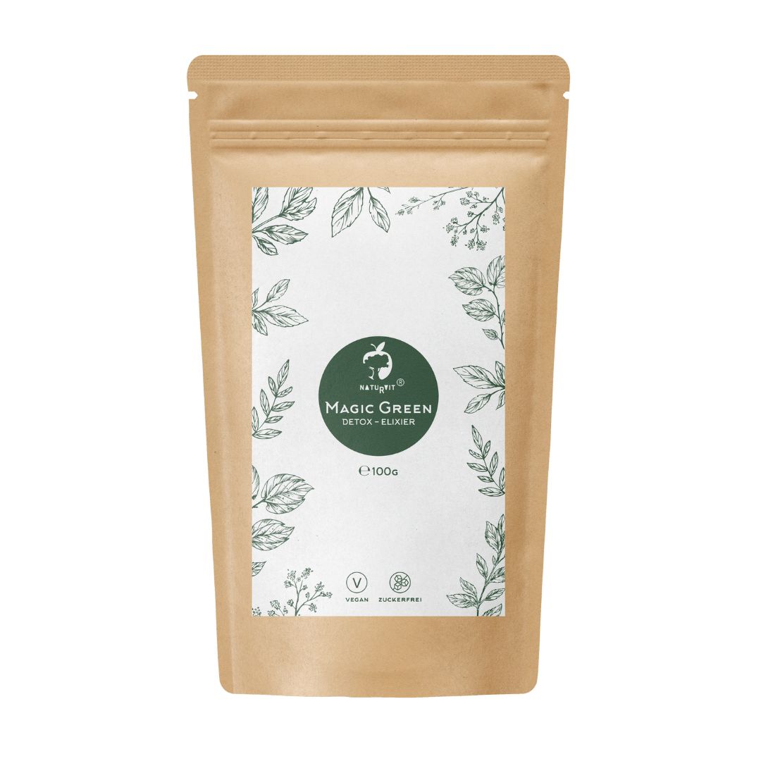 Brauner Standbeutel mit weißem Etikett. Aufschrift: Magic Green Detox-Elixier. Vegan und zuckerfrei.