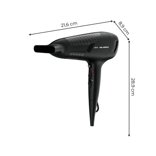 Schwarzer Haartrockner mit Maßen. 28,9 cm hoch, 21,6 cm lang, 8,9 cm breit. Marke Rowenta x Karl Lagerfeld.