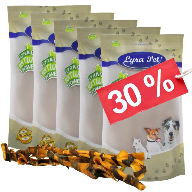 Mehrere Beutel Lyra Pet® Rinderkopfhautstangen mit Pansen. Ein rotes Preisschild mit 30% Rabatt. Aufdrucke: Lyra Pet, Natur Power.