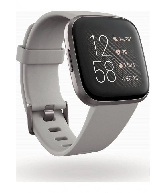 Graue Smartwatch mit rechteckigem Zifferblatt. Zeigt Uhrzeit und Gesundheitsdaten an. Graues Armband mit Schnalle.