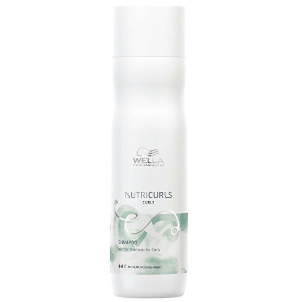 Weiße Shampoo-Flasche mit grünem Design. Aufschrift: Wella, Nutricurls Curls, Shampoo.