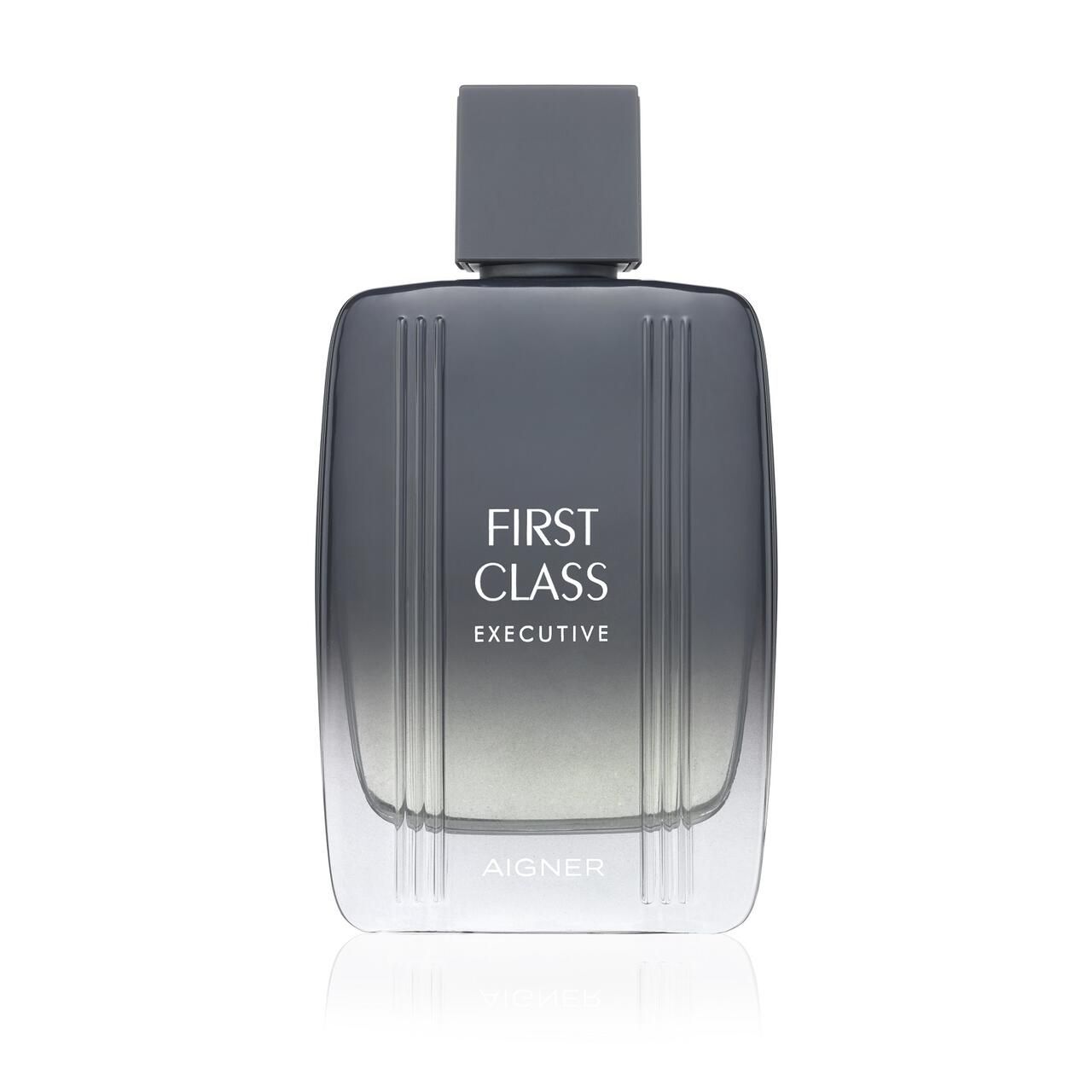 Grau-transparenter Flakon mit Aufschrift FIRST CLASS EXECUTIVE und AIGNER. Rechteckige Form mit grauem Verschluss.