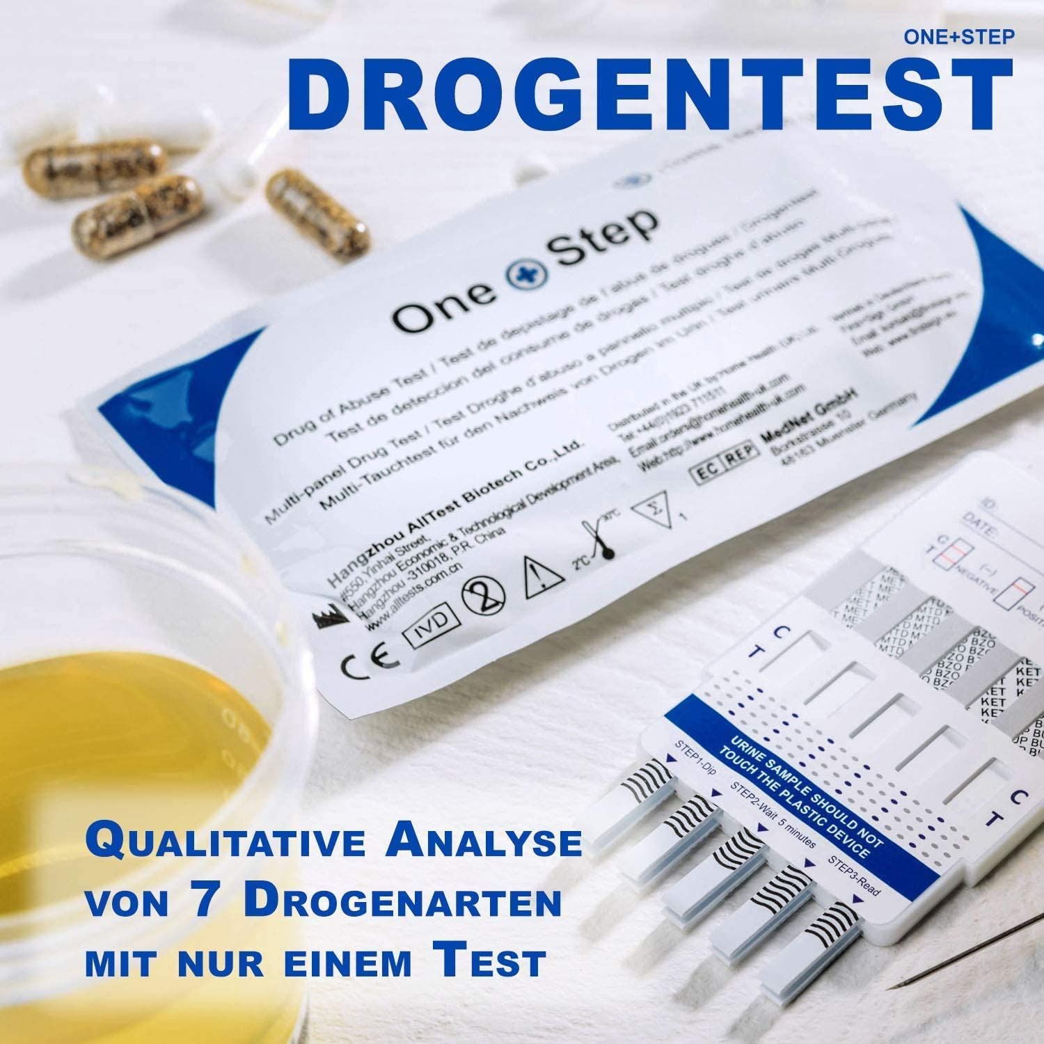 Drogentest-Kit mit Teststreifen und Verpackung. Aufschrift: One+Step, Qualitative Analyse von 7 Drogenarten mit nur einem Test. Becher mit Flüssigkeit.
