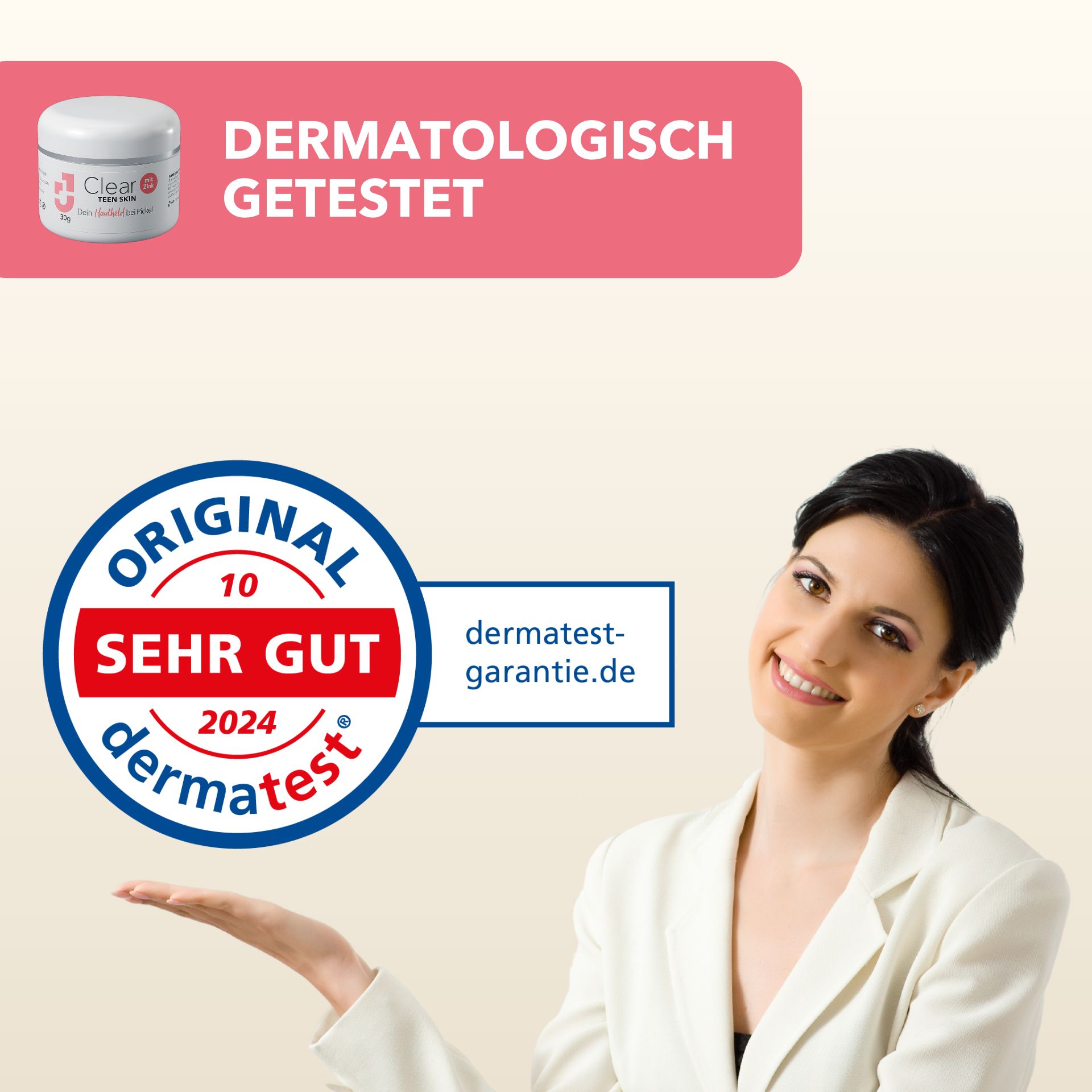Frau präsentiert Produkt. Kleines Creme-Döschen, daneben Logo Dermatest. Text: Dermatologisch getestet, Original Sehr Gut.