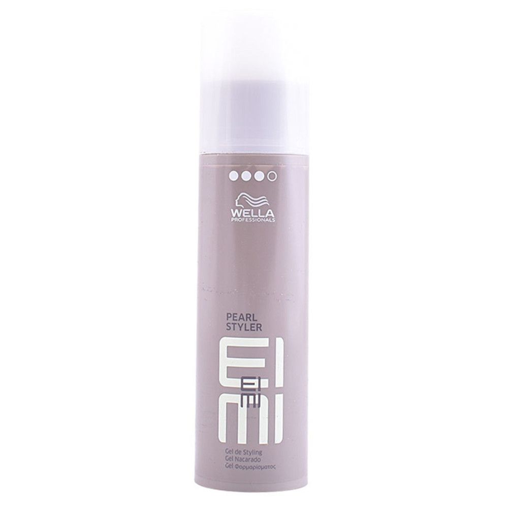 Wella Eimi Pearl Styler Flasche. Hellgraue Flasche mit weißem Deckel. Produktname und Logo sichtbar.