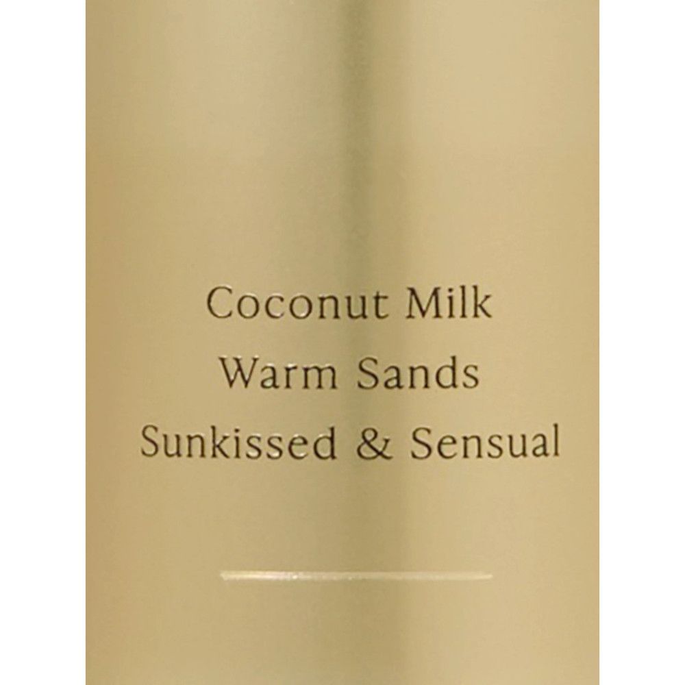 Goldfarbener Hintergrund mit Text: Coconut Milk, Warm Sands, Sunkissed & Sensual.